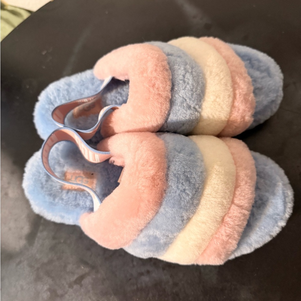 UGG Fluff Yeah Slide Pride Stripes Fur Slippers Women’s Size 7 Comfy Rubber Sole - Picture 8 of 10